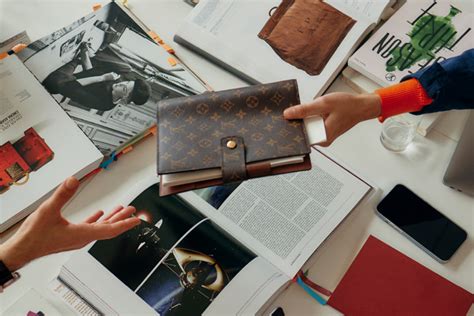 avoir un contrat avec louis vuitton|lv vuitton emploi.